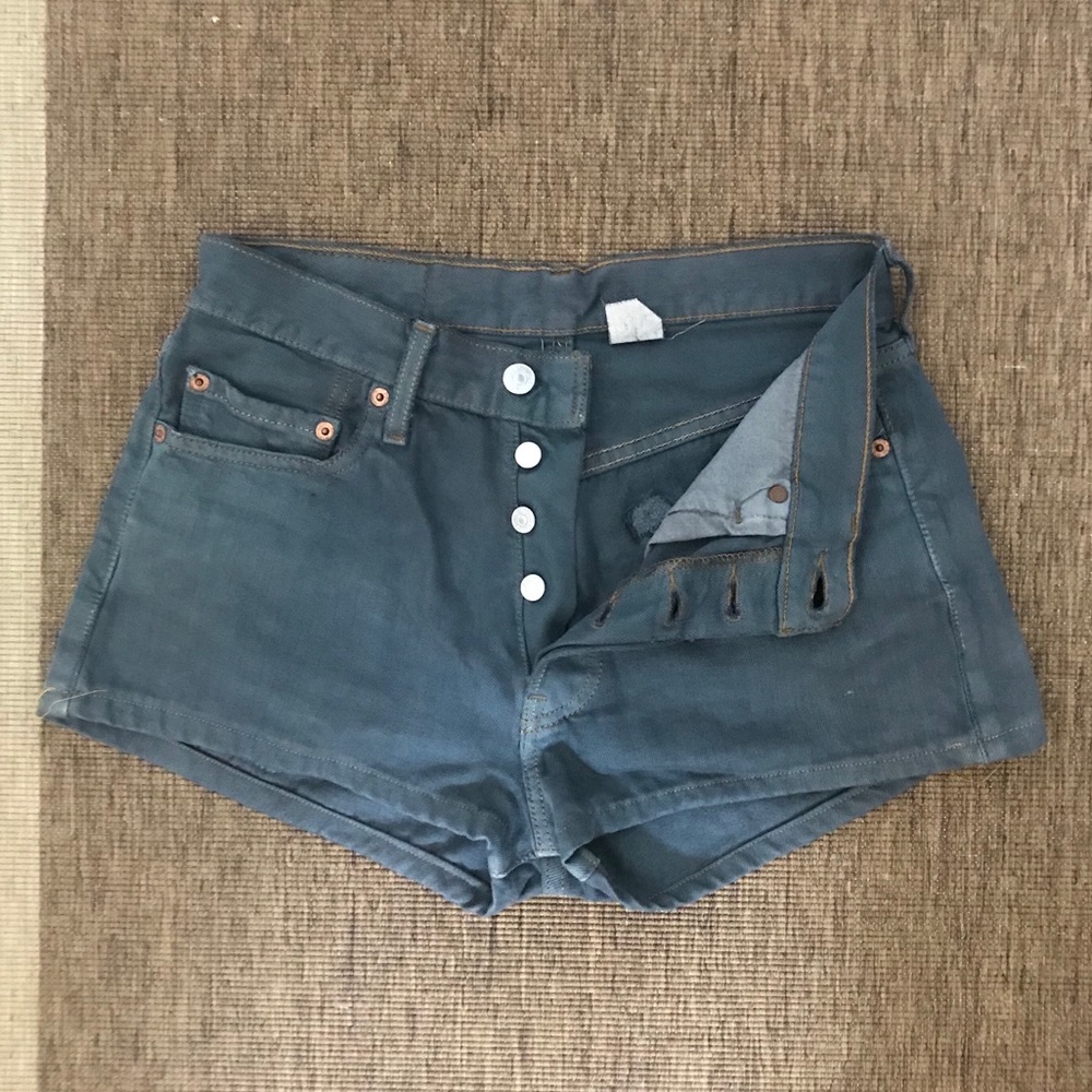 Levi’s Shorts With Slight Distress Sz S